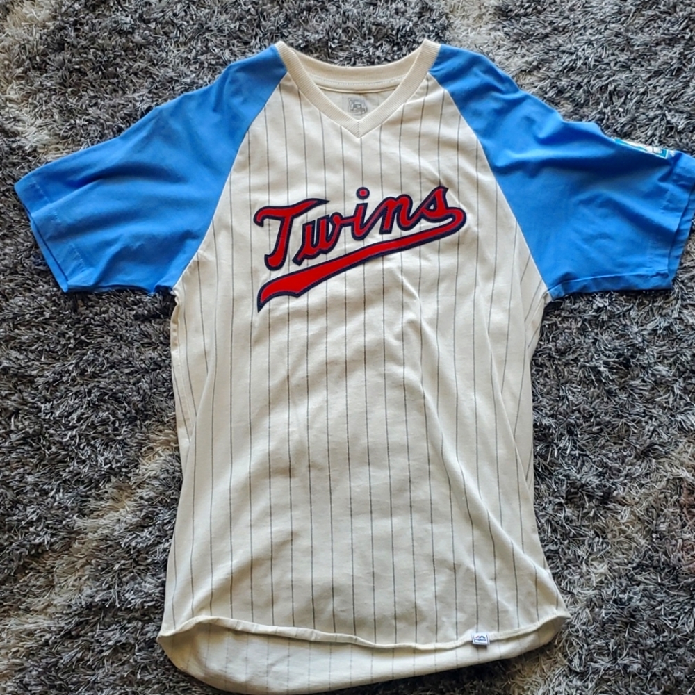Minnesota Twins T-Shirt Size Small Unisex